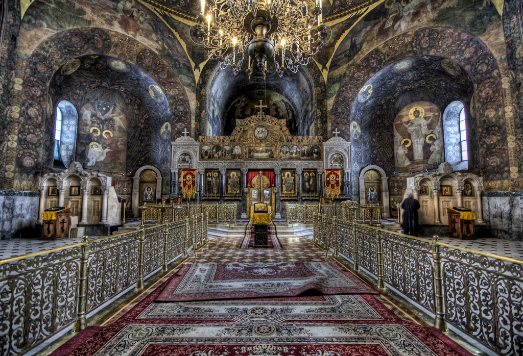 Геев будет лечить Русская Православная Церковь