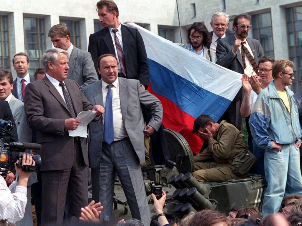 ГКЧП и начало смутных времен: помянем Майдан с Ельциным в России