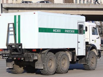 Российские автозаки ФСИН оборудуют мигалками