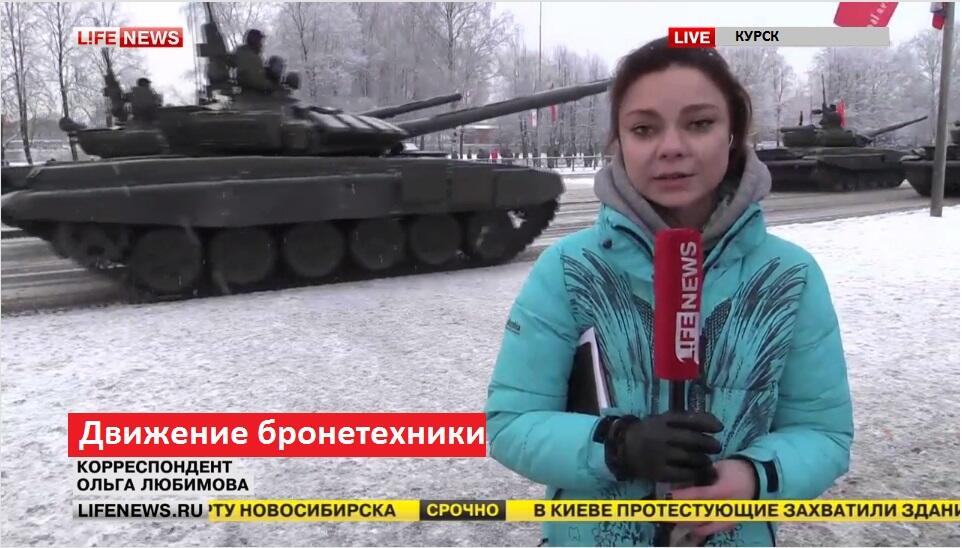 Очередной фейк в Интернете о колонне сотен российских танков движущихся из Курска в сторону Украины! На самом деле съемки сделаны в Питере на генеральной репетиции парада!