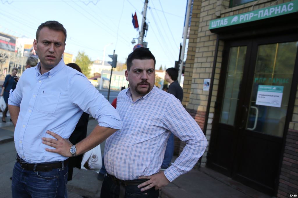 На Навального подают в суд музыканты