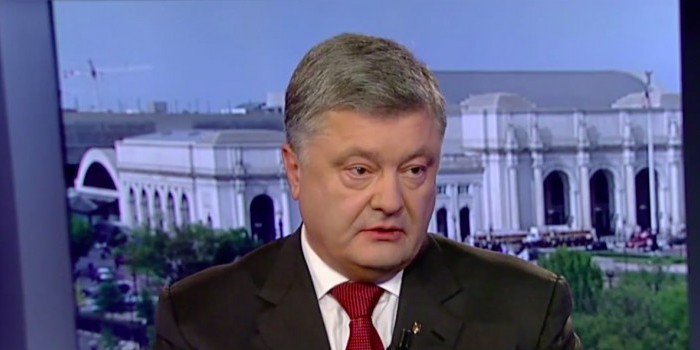 Порошенко не верит в особую связь Трампа с Россией