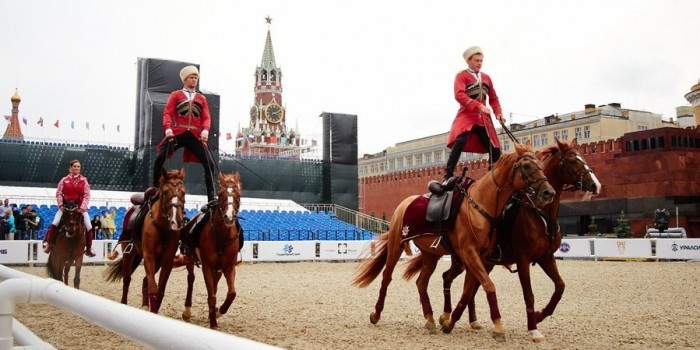В Москве в День России 12 июня выступят всадники Кремлевской школы верховой езды