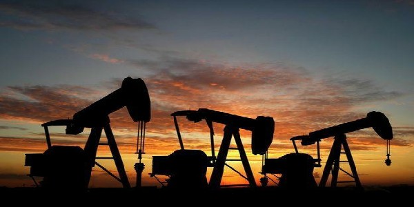 «Роснефть» начала закупки нефти в Ливии