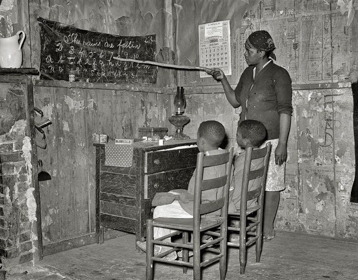 Домашнее обучение в доме испольщика, 1939 год, Трансильвания, США. вещи., время, история, люди, фото