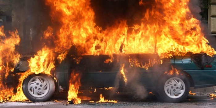 Житель Камчатки сжег автомобиль местного депутата