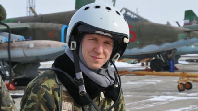 Россияне посвящают стихи памяти геройски погибшего в Сирии летчика