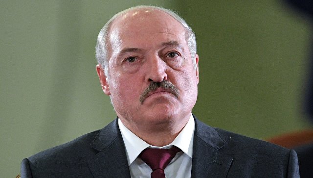 Лукашенко пообещал Порошенко любую помощь и заверил, что танков с севера не будет