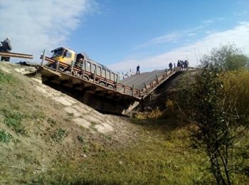 В России за сутки обрушились два автомобильных моста