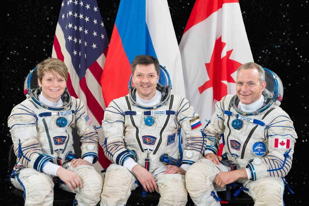 Российского космонавта, оставшегося без подарков, должна поздравить астронавтка NASA