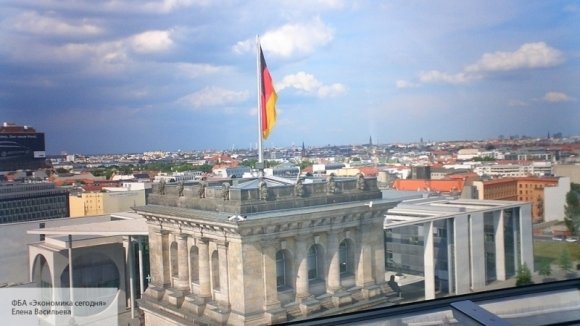 Политолог оценил требование немецких чиновников об изгнании посла США из страны